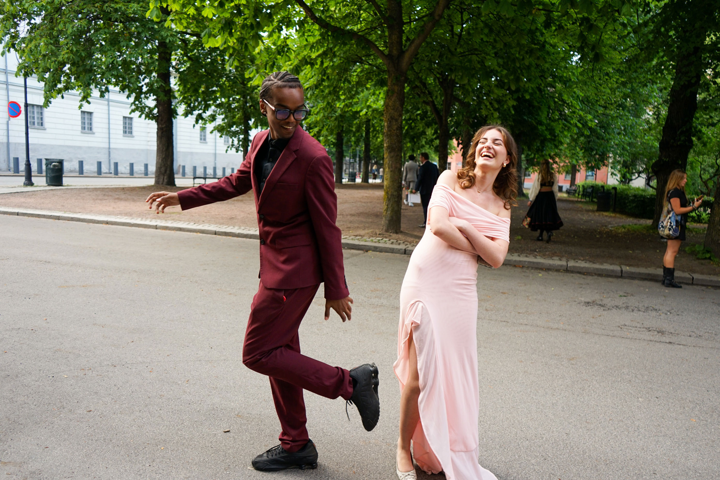 en person og person som danser