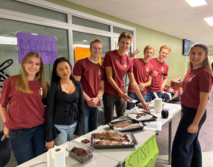 Kakesalg med årets Impande-komité