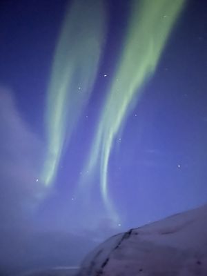 Et nærbilde av en blå himmel