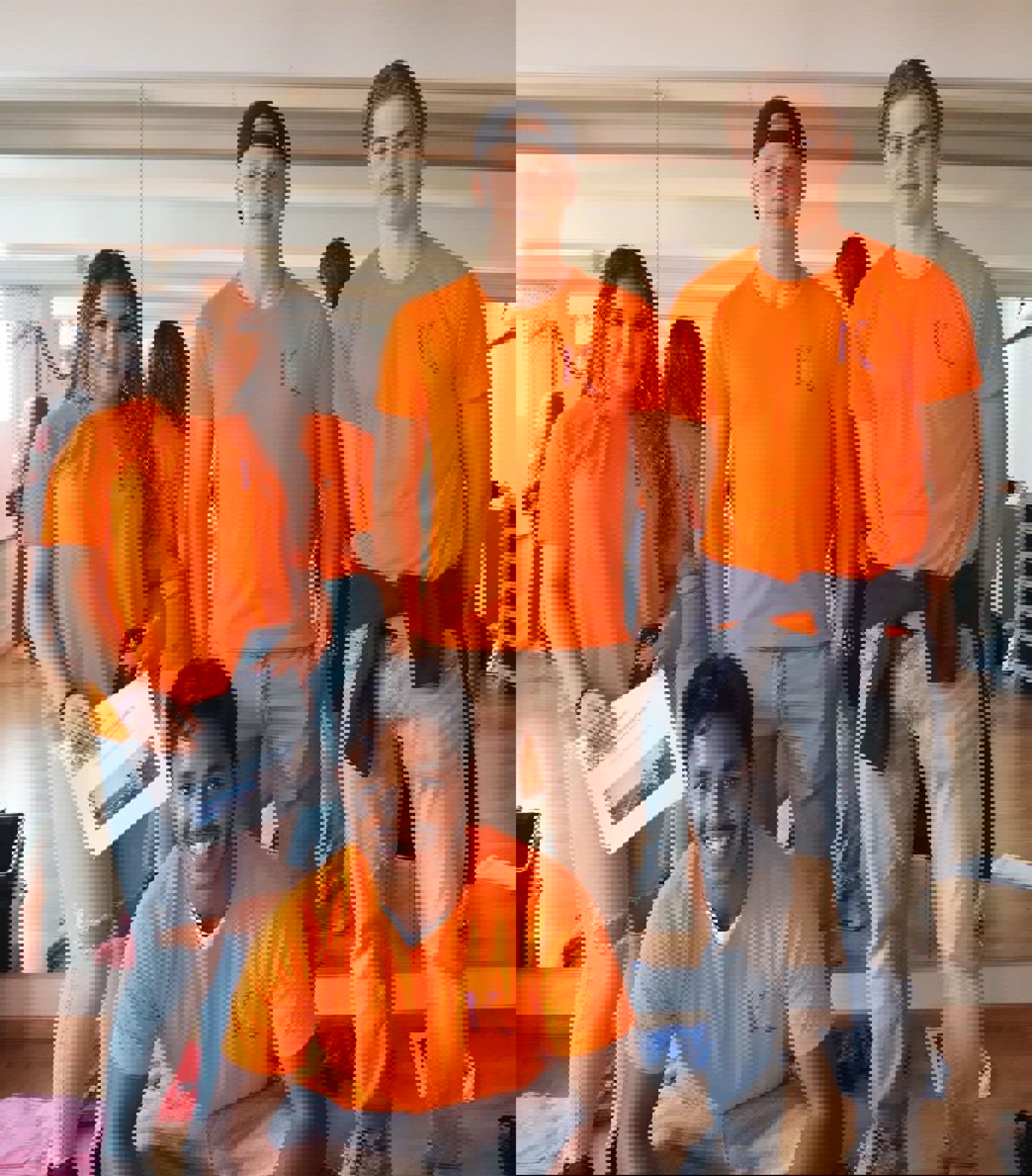 Foto: I oppstartsuka stiller fadderne opp i ulike farger for de forskjellige klasser Åpen dag 2021