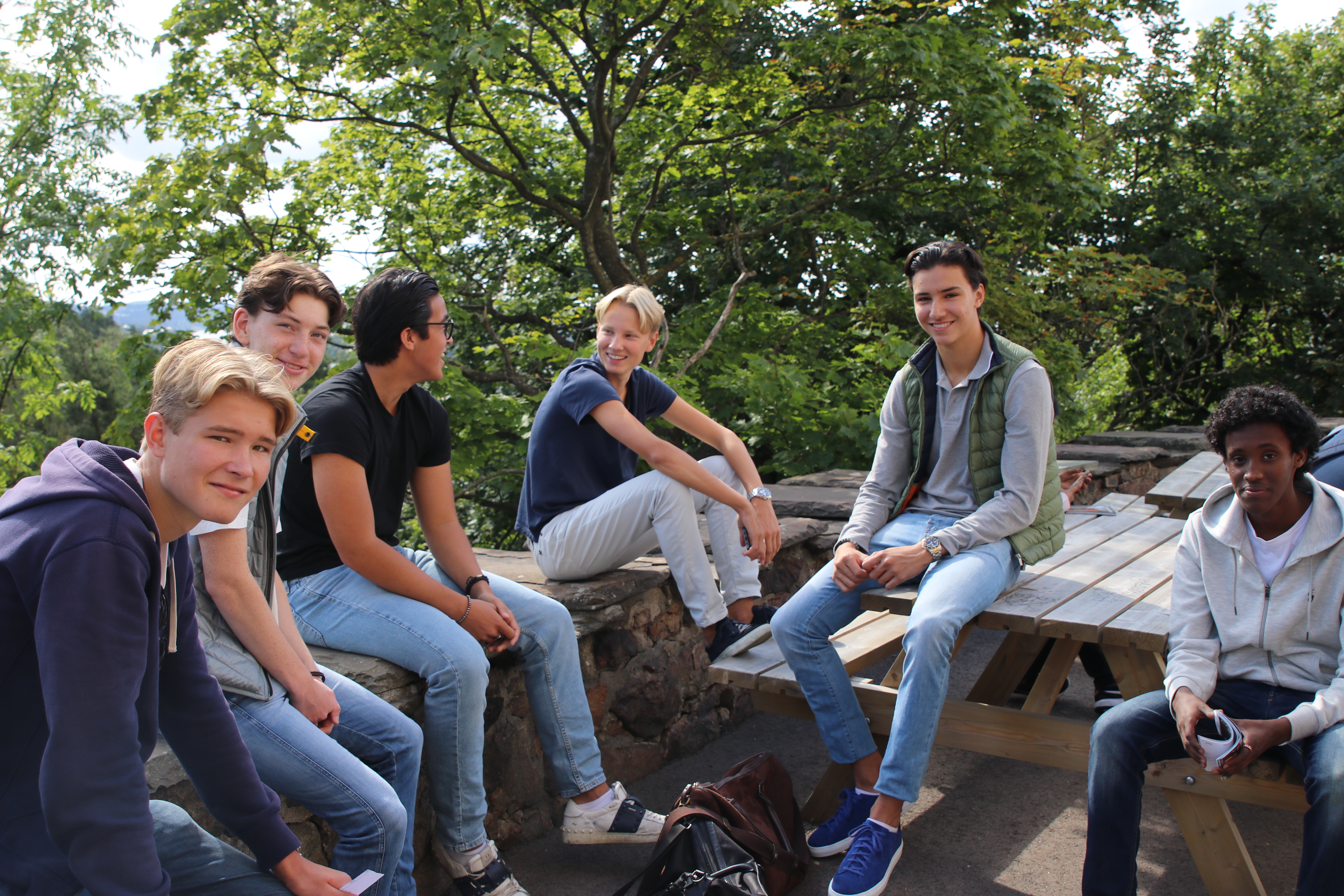 Elever i skolegården